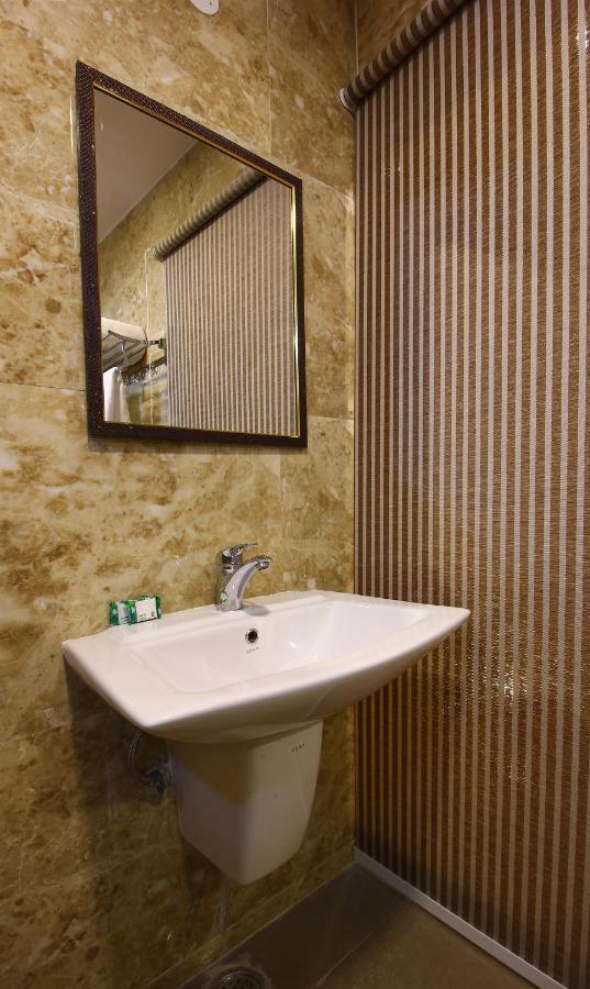 Treebo Address Inn, Banjara Hills Hotel